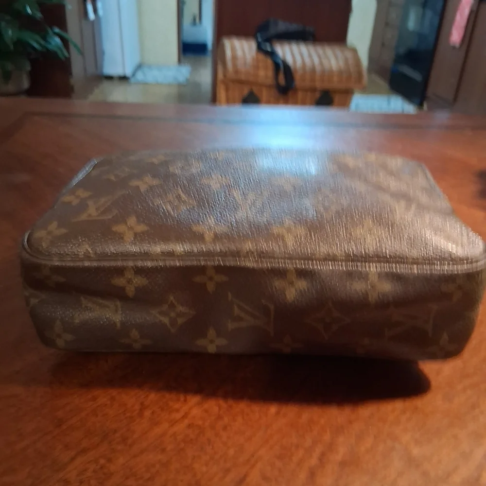 Louis Vuitton Brown Monogram Clutch - Picture 5 of 15